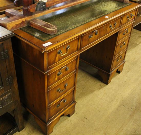 Reproduction writing desk